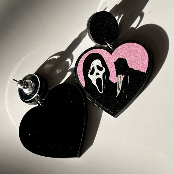 Scream Ghost Face Movie Earrings Heart Glitter Black - Picture 3 of 4